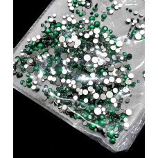 Стразы сваровски аналог темно зеленые Mix Emerald 1440 шт